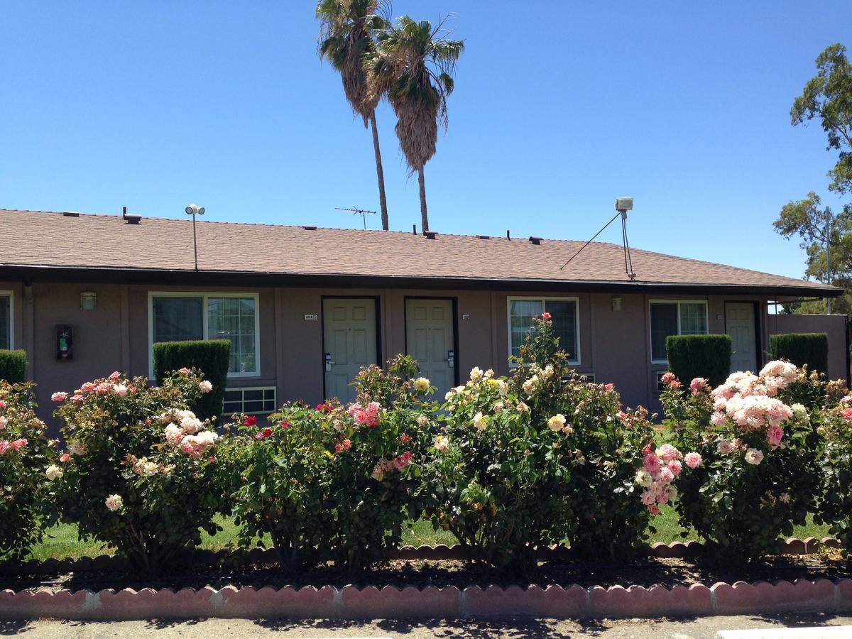 Maple Inn And Suites Los Banos Buitenkant foto