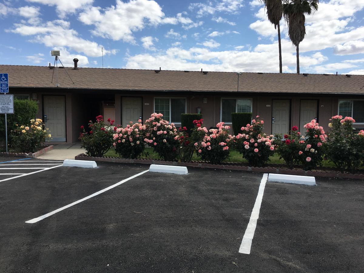 Maple Inn And Suites Los Banos Buitenkant foto