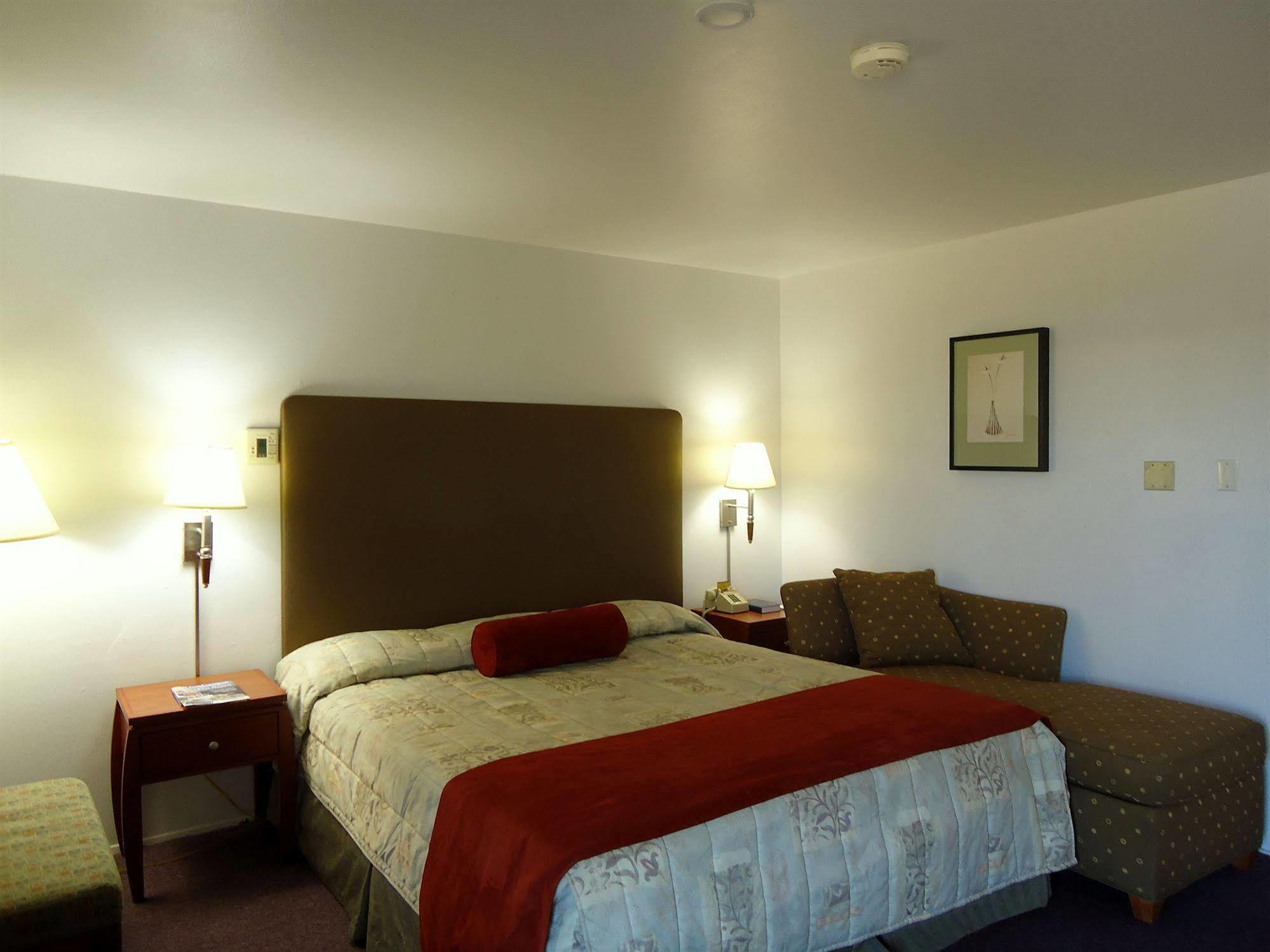 Maple Inn And Suites Los Banos Buitenkant foto
